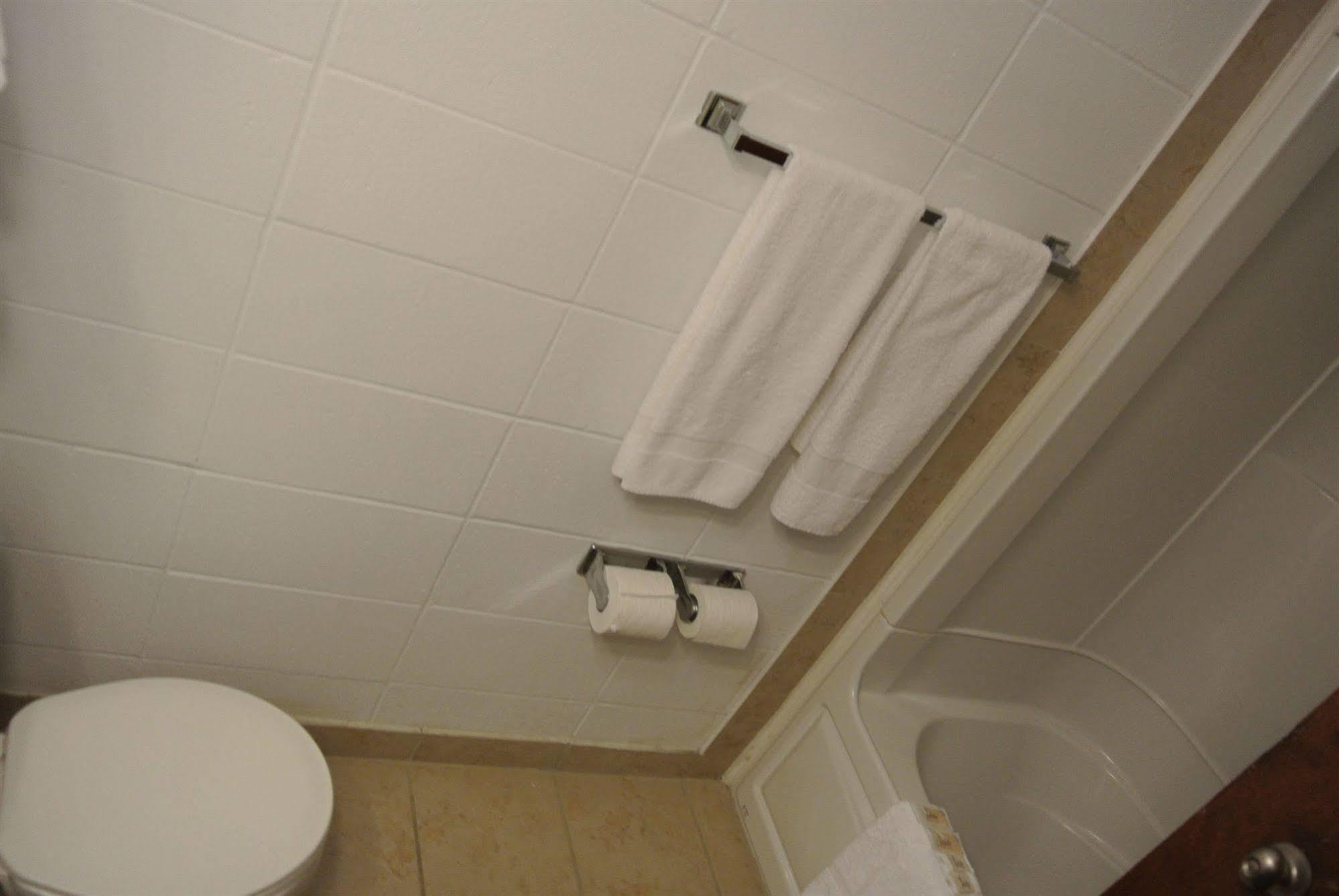 Vegreville Garden Inn Ngoại thất bức ảnh